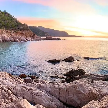 ⭑ Sea Views + Private Beach. What Else? ⭑ Tossa de Mar