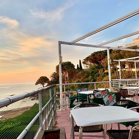 Apartment ⭑ Sea Views + Private Beach. What Else? ⭑