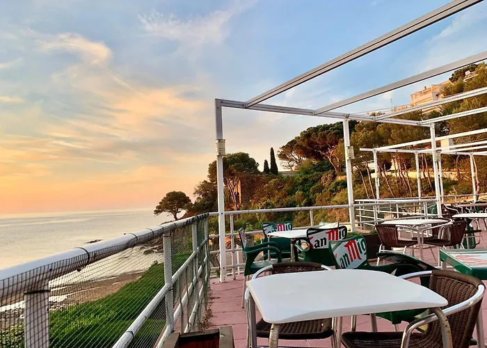 Apartmán ⭑ Sea Views + Private Beach. What Else? ⭑