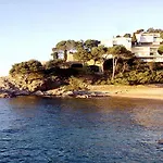 Apartment ⭑ Sea Views + Private Beach. What Else? ⭑ *