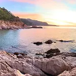 ⭑ Sea Views + Private Beach. What Else? ⭑ Tossa de Mar