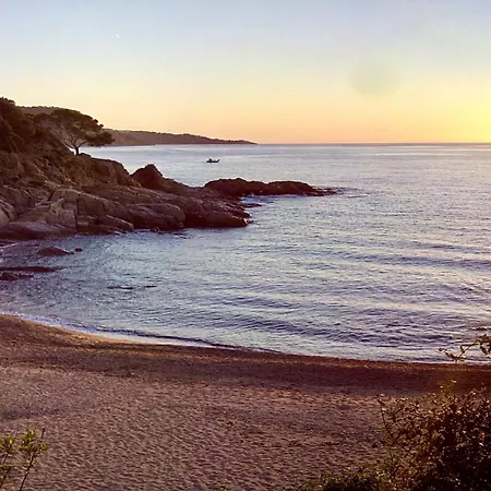 ⭑ Sea Views + Private Beach. What Else? ⭑ Apartamento *