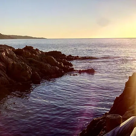 Appartement ⭑ Sea Views + Private Beach. What Else? ⭑ *