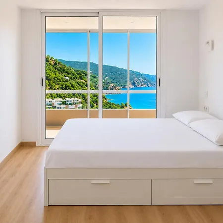 Lägenhet ⭑ Sea Views + Private Beach. What Else? ⭑ *