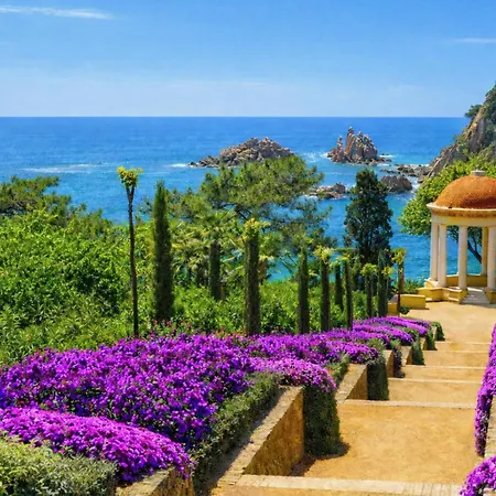 ⭑ Sea Views + Private Beach. What Else? ⭑ * Tossa de Mar