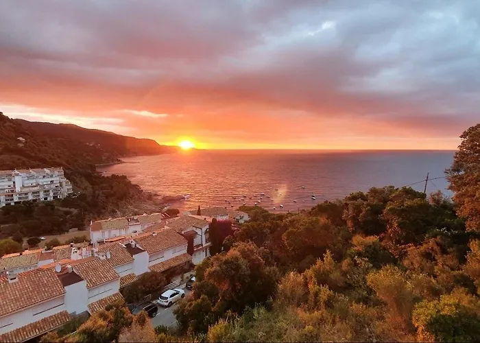 ⭑ Sea Views + Private Beach. What Else? ⭑ * Τόσα ντε Μαρ