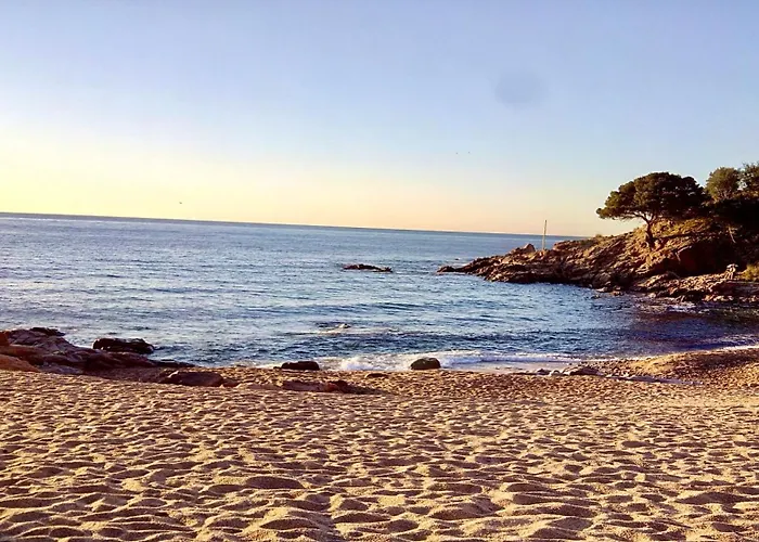 ⭑ Sea Views + Private Beach. What Else? ⭑ Τόσα ντε Μαρ